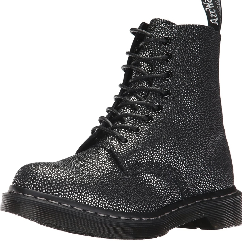PRICE DROP Dr Doc Martens women's US 7 brand new